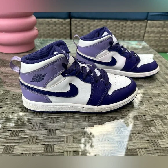 Nike Air Jordan 1 Mid GS “Purple Venom / Fierce Purple”– Youth Size 3Y - Picture 3 of 7